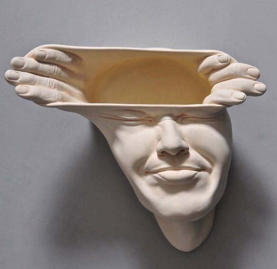 Mia — sculpture